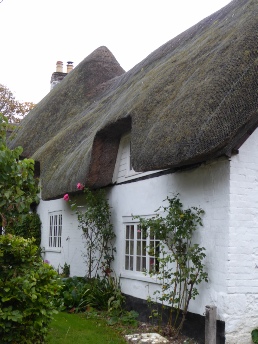 Thatched cottage in Chilbolton village.